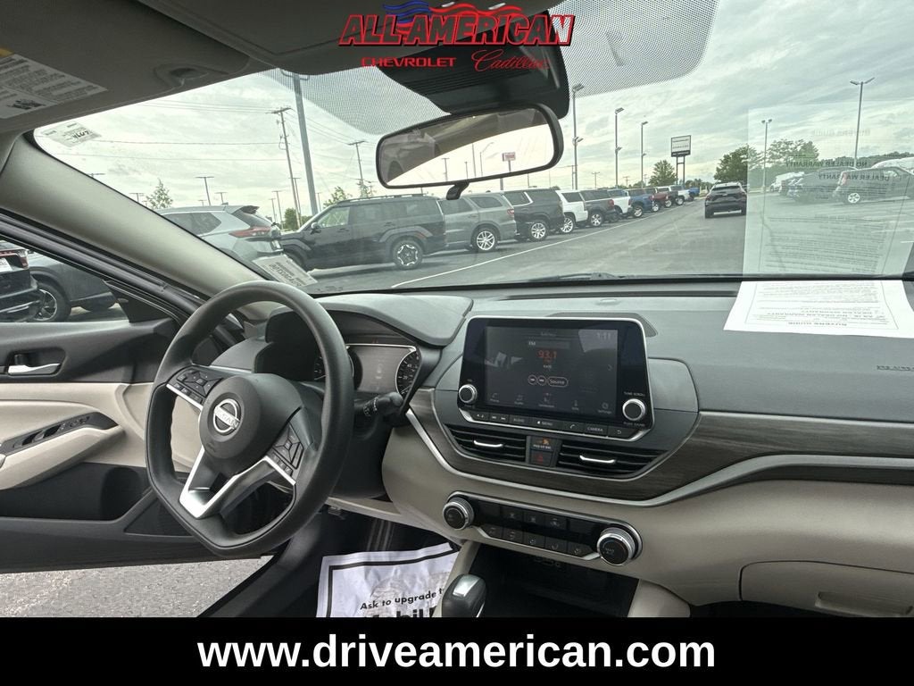 2025 Nissan Altima SV
