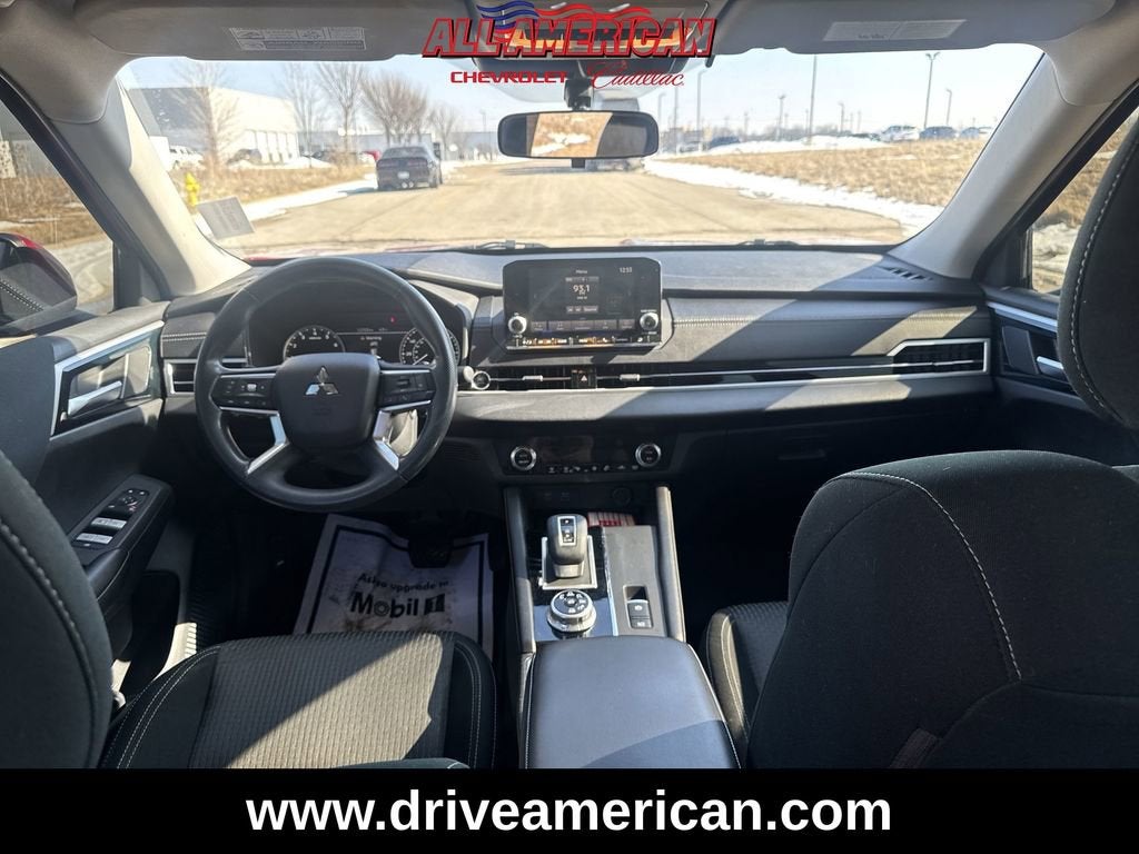 2022 Mitsubishi Outlander ES