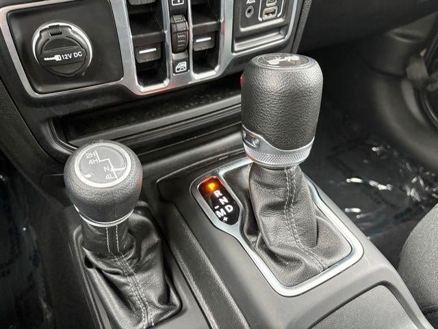 2025 Jeep Wrangler 4-Door Summit 4x4