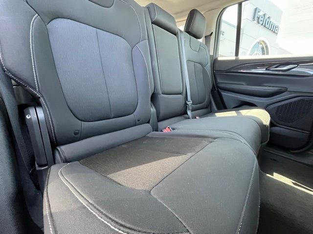 2023 Jeep Grand Cherokee Laredo 4x4