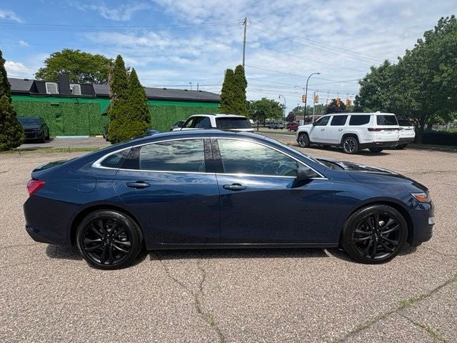 2022 Chevrolet Malibu FWD LT