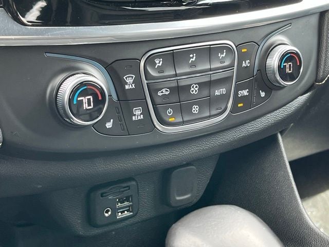 2022 Chevrolet Traverse AWD LT Leather