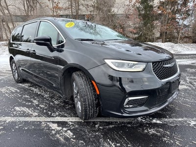 2024 Chrysler Pacifica Hybrid Select