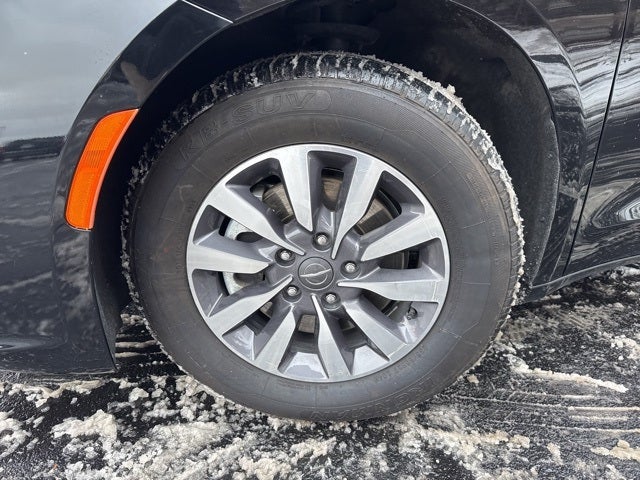 2024 Chrysler Pacifica Hybrid Select