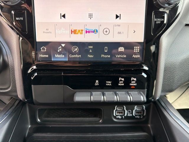 2024 RAM 1500 Big Horn/Lone Star