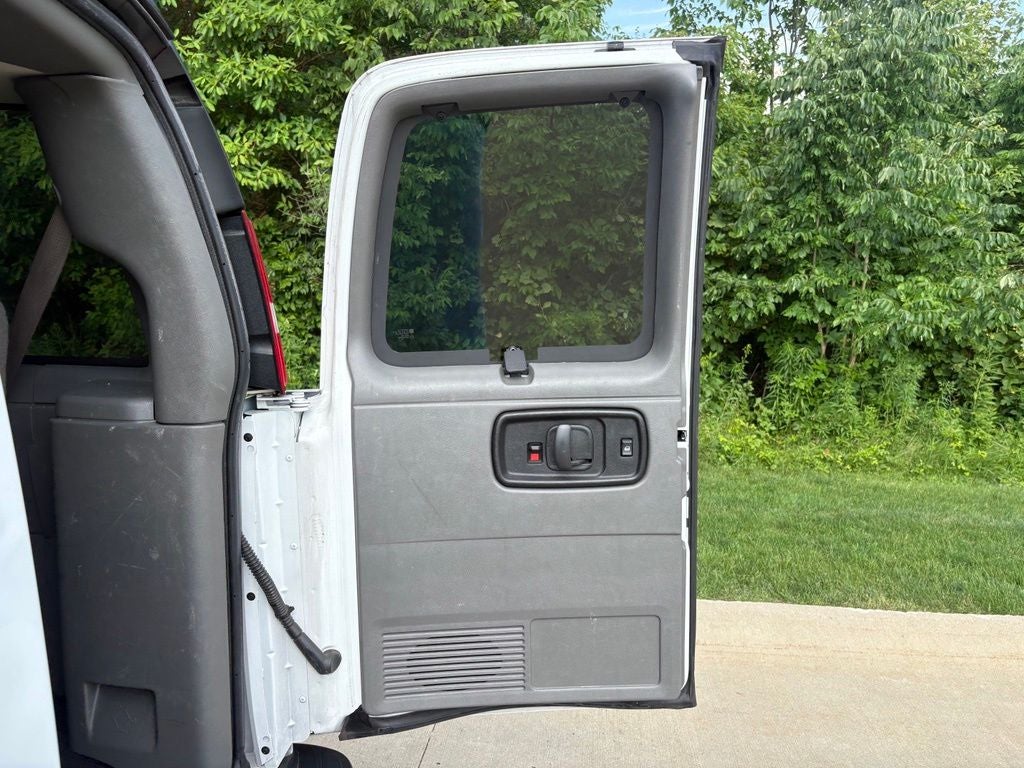 2023 Chevrolet Express 3500 LS Passenger