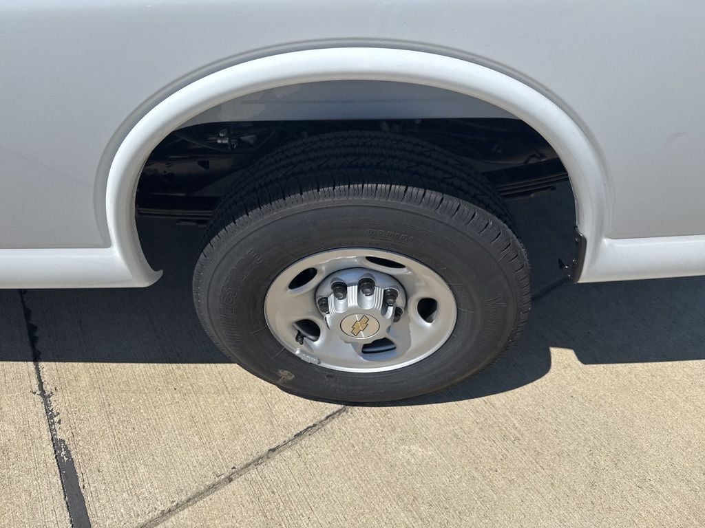 2025 Chevrolet Express 2500 Work Van Cargo