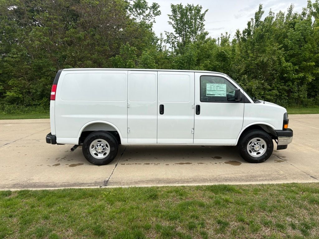 2026 Chevrolet Express 3500 Work Van Cargo