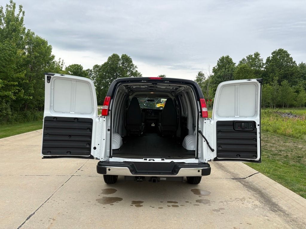 2026 Chevrolet Express 3500 Work Van Cargo