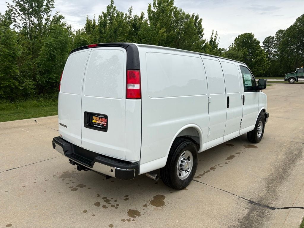 2026 Chevrolet Express 3500 Work Van Cargo