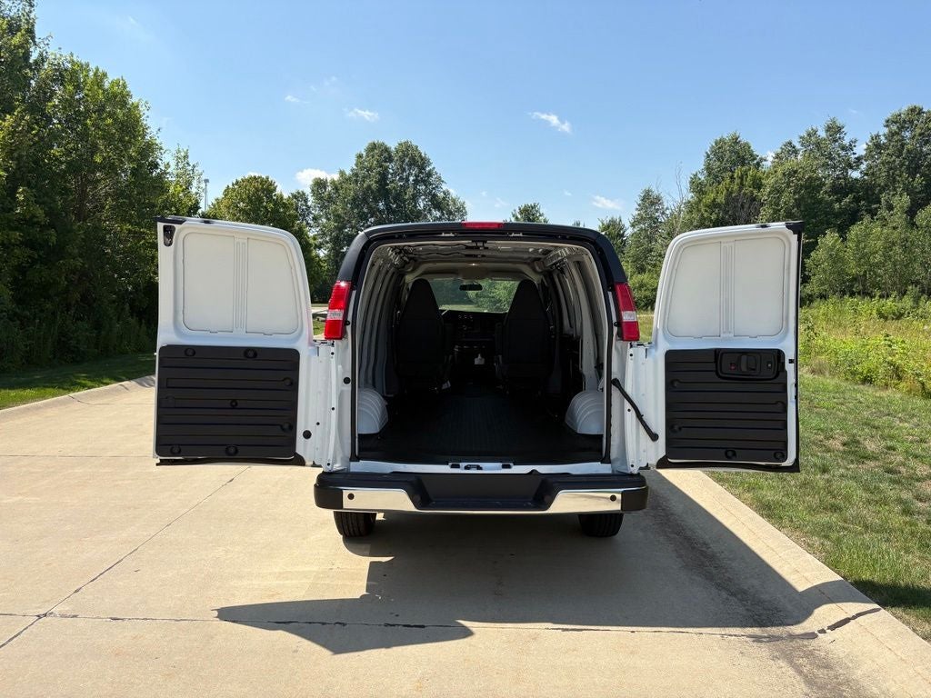 2026 Chevrolet Express 3500 Work Van Cargo