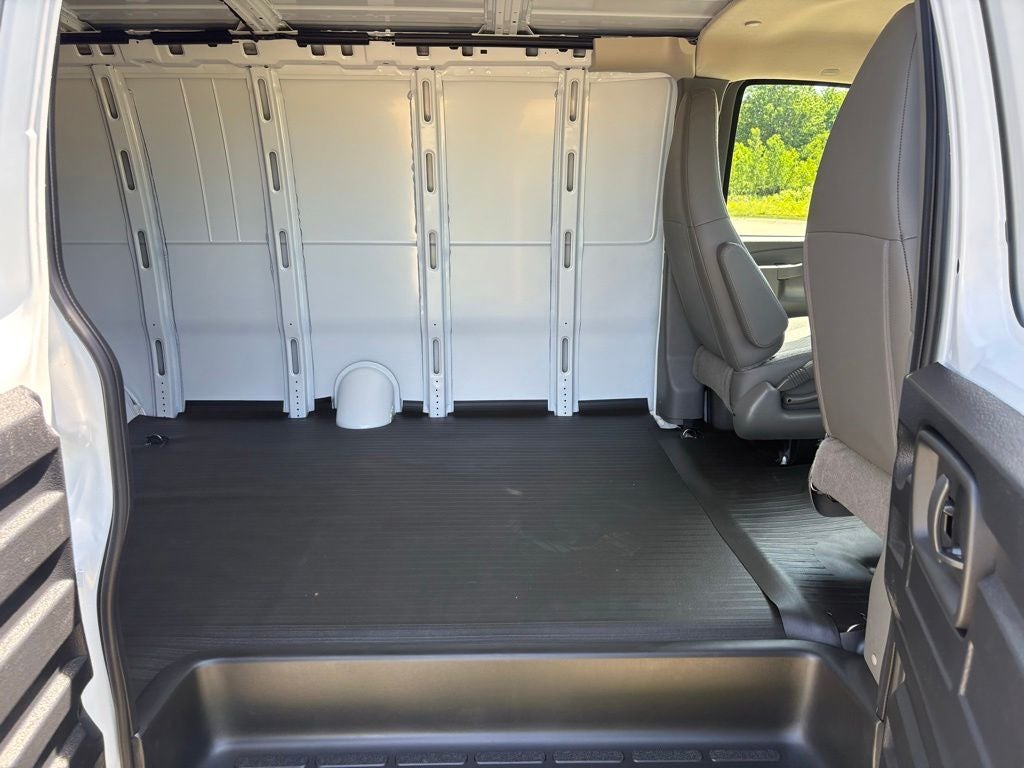 2026 Chevrolet Express 3500 Work Van Cargo