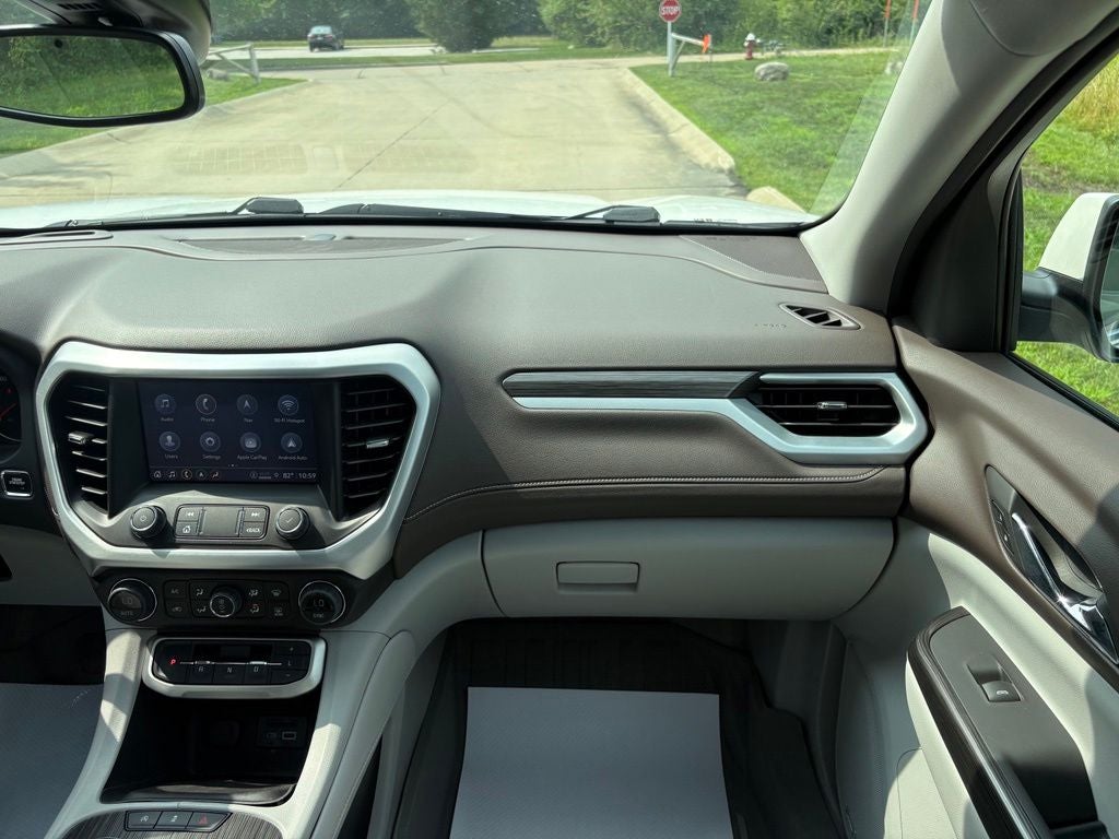 2023 GMC Acadia SLT