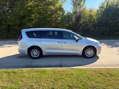 2023 Chrysler Pacifica Touring