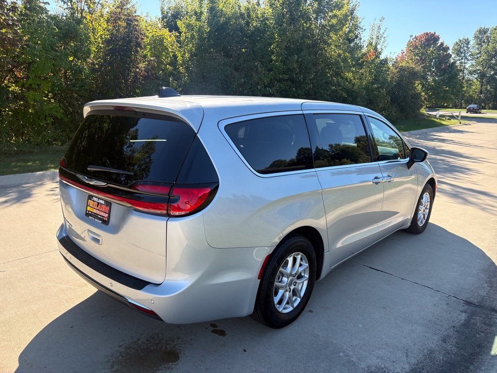 2023 Chrysler Pacifica Touring