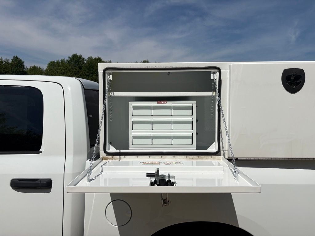2022 RAM 1500 Classic Tommy Gate