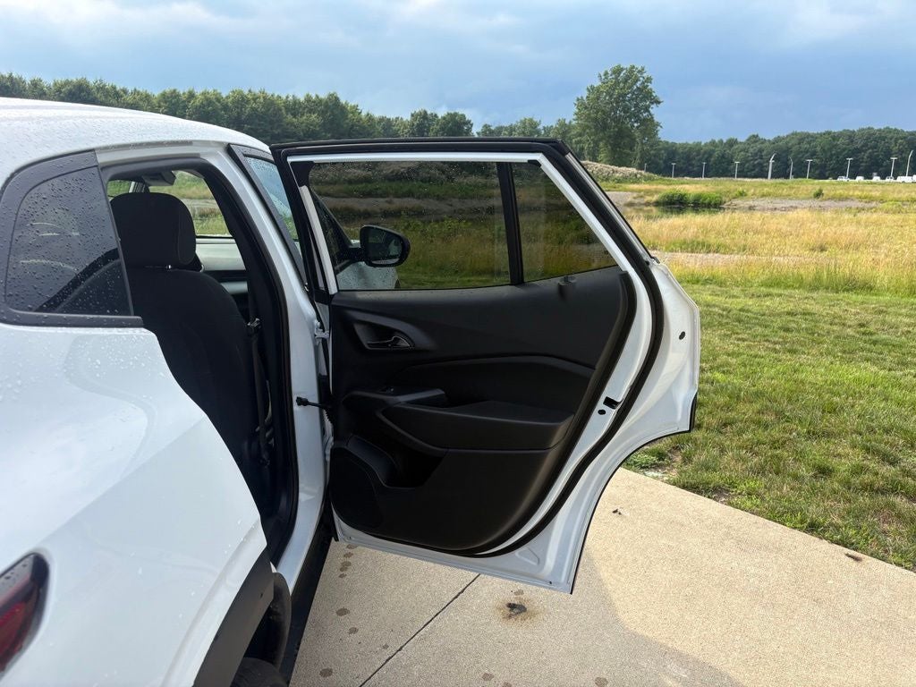 2025 Chevrolet Trax LS