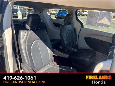 2017 Chrysler Pacifica Touring L Plus