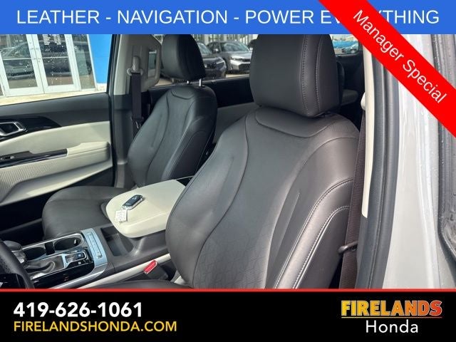2024 Kia Carnival EX