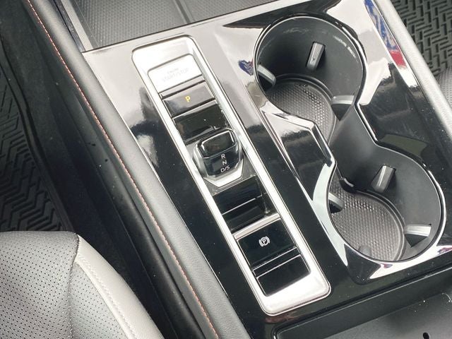 2024 Volkswagen Atlas 2.0T Peak Edition SEL