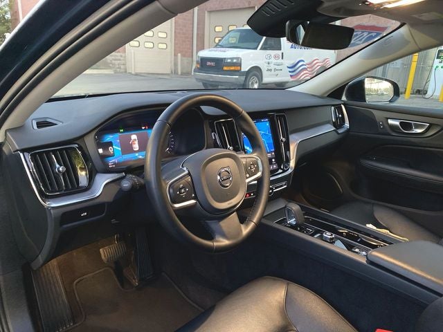 2024 Volvo S60 B5 Core Dark Theme