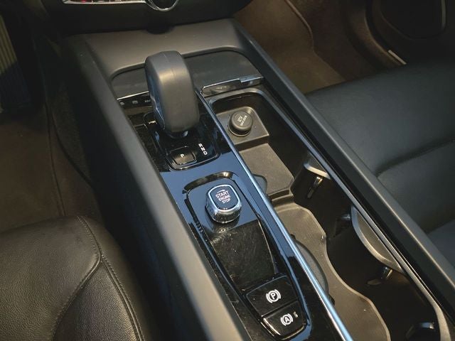 2024 Volvo S60 B5 Core Dark Theme
