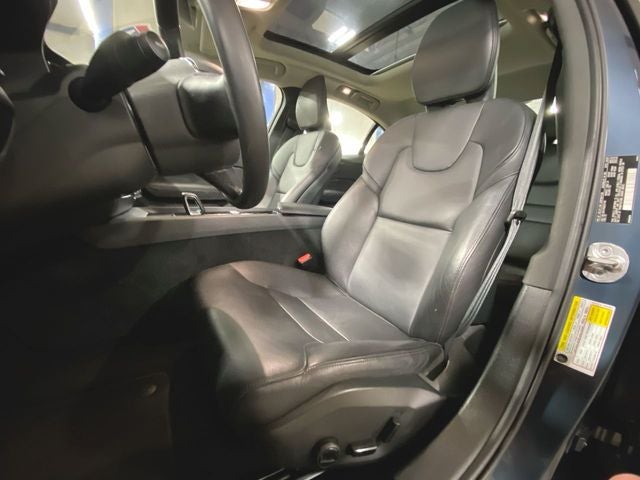 2024 Volvo S60 B5 Core Dark Theme