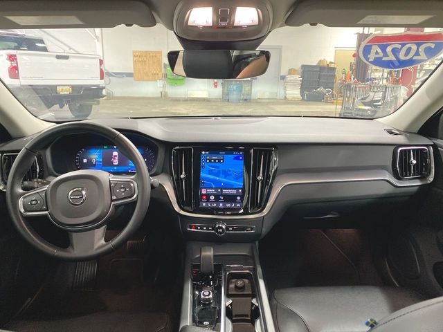 2024 Volvo S60 B5 Core Dark Theme