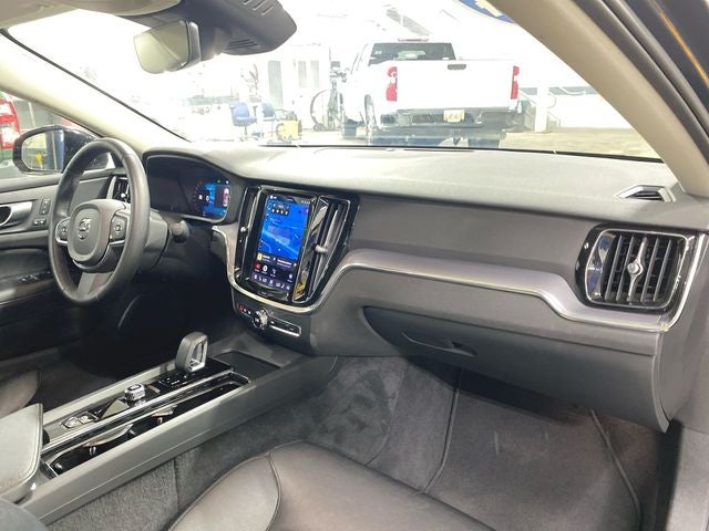 2024 Volvo S60 B5 Core Dark Theme