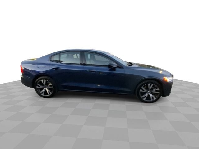 2024 Volvo S60 B5 Core Dark Theme