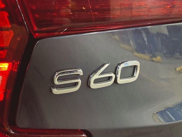 2024 Volvo S60 B5 Core Dark Theme