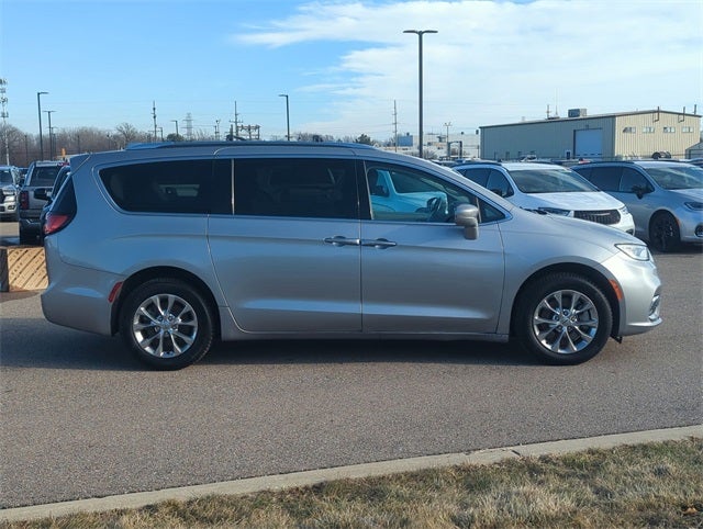 2021 Chrysler Pacifica Touring L AWD