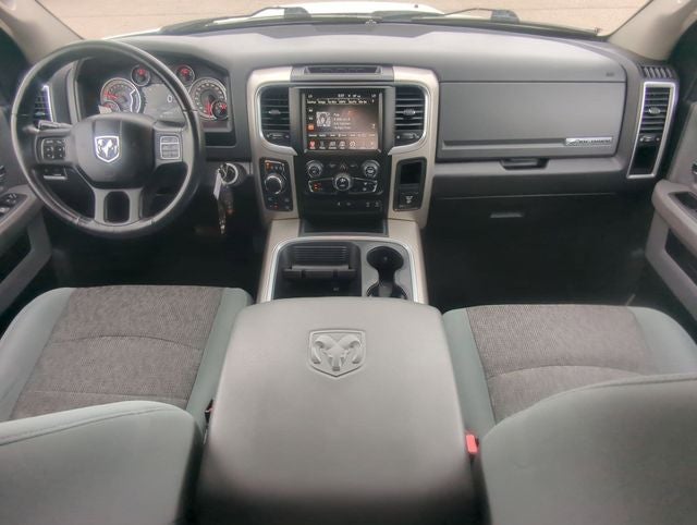 2017 RAM 1500 Big Horn Crew Cab 4x4 5'7' Box
