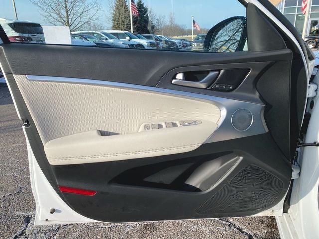 2024 Genesis G70 2.5T