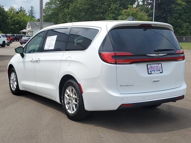 2025 Chrysler Pacifica Select