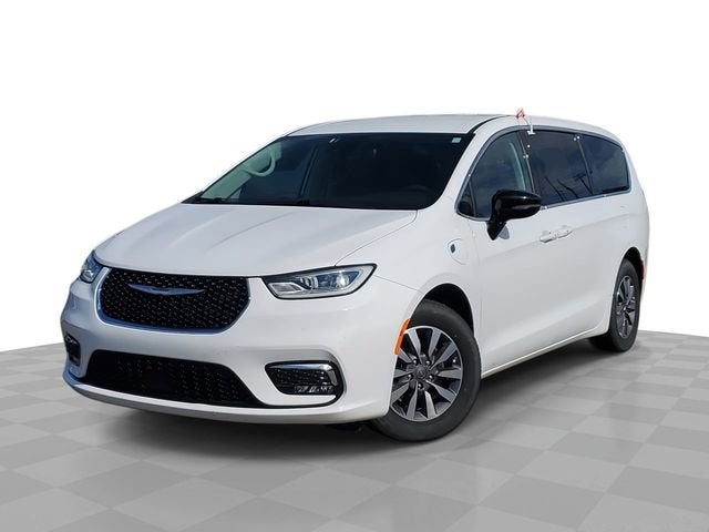 2024 Chrysler Pacifica PHEV