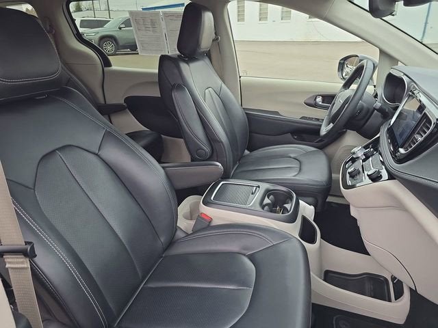 2024 Chrysler Pacifica Hybrid Select