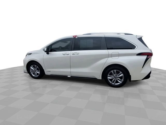 2021 Toyota Sienna XLE