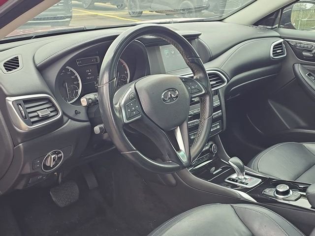 2017 INFINITI QX30 Premium