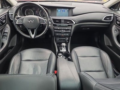 2017 INFINITI QX30 Premium