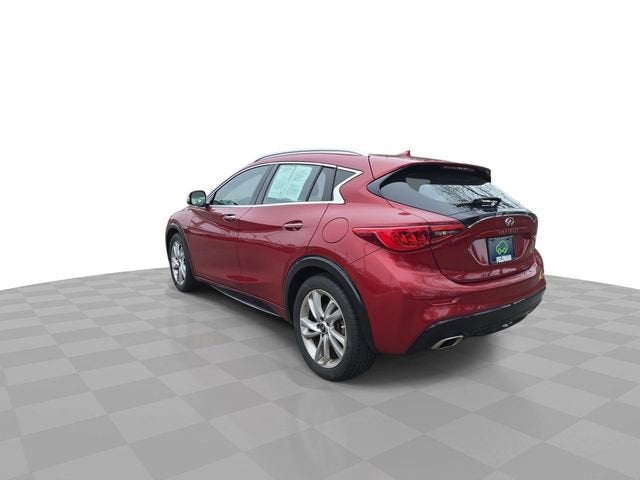 2017 INFINITI QX30 Premium