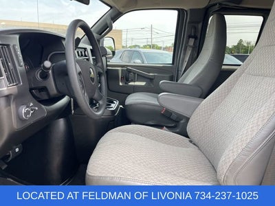 2025 Chevrolet Express Passenger 1LT