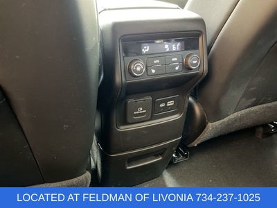 2022 GMC Acadia SLT
