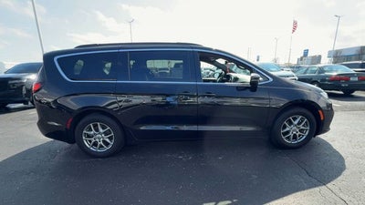 2022 Chrysler Pacifica Touring