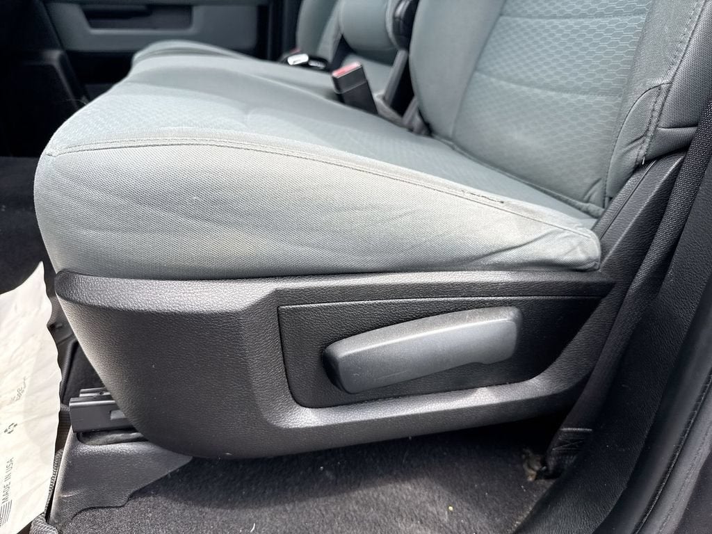 2019 RAM 1500 Classic SLT Crew Cab 4x2 6'4" Box