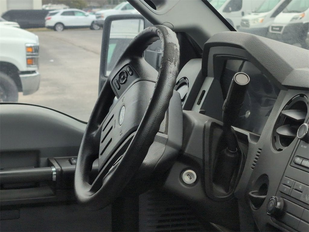 2013 Ford Super Duty F-350 DRW XL