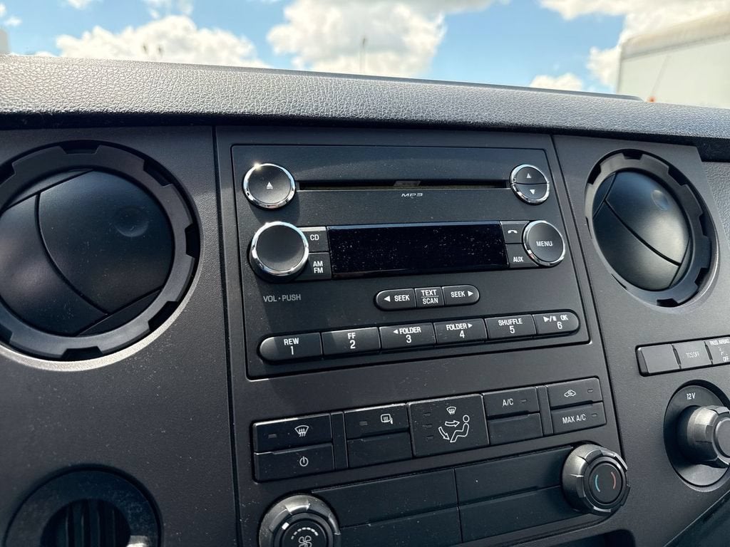 2013 Ford Super Duty F-450 DRW XL