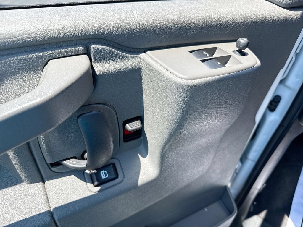 2022 Chevrolet Express Passenger 2500 1LT