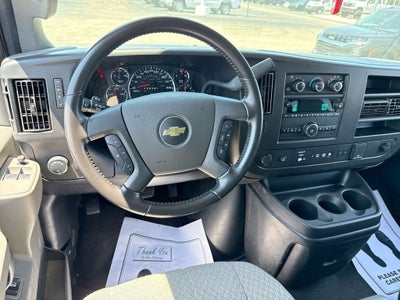 2022 Chevrolet Express Passenger 2500 1LT