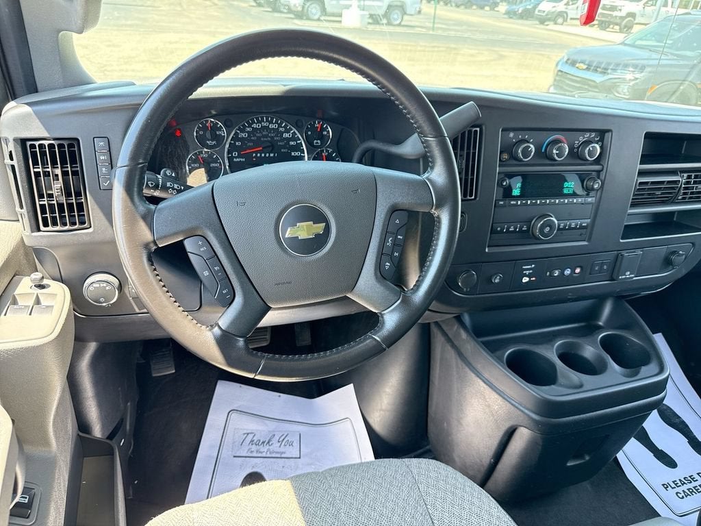 2022 Chevrolet Express Passenger 2500 1LT
